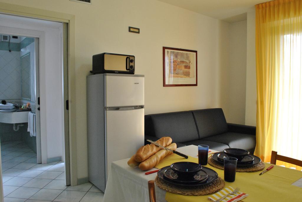 Residence Villa Dei Pini Rimini Exteriör bild