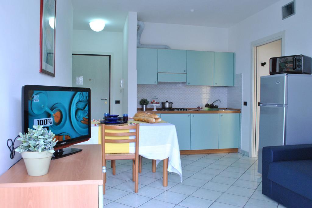 Residence Villa Dei Pini Rimini Rum bild